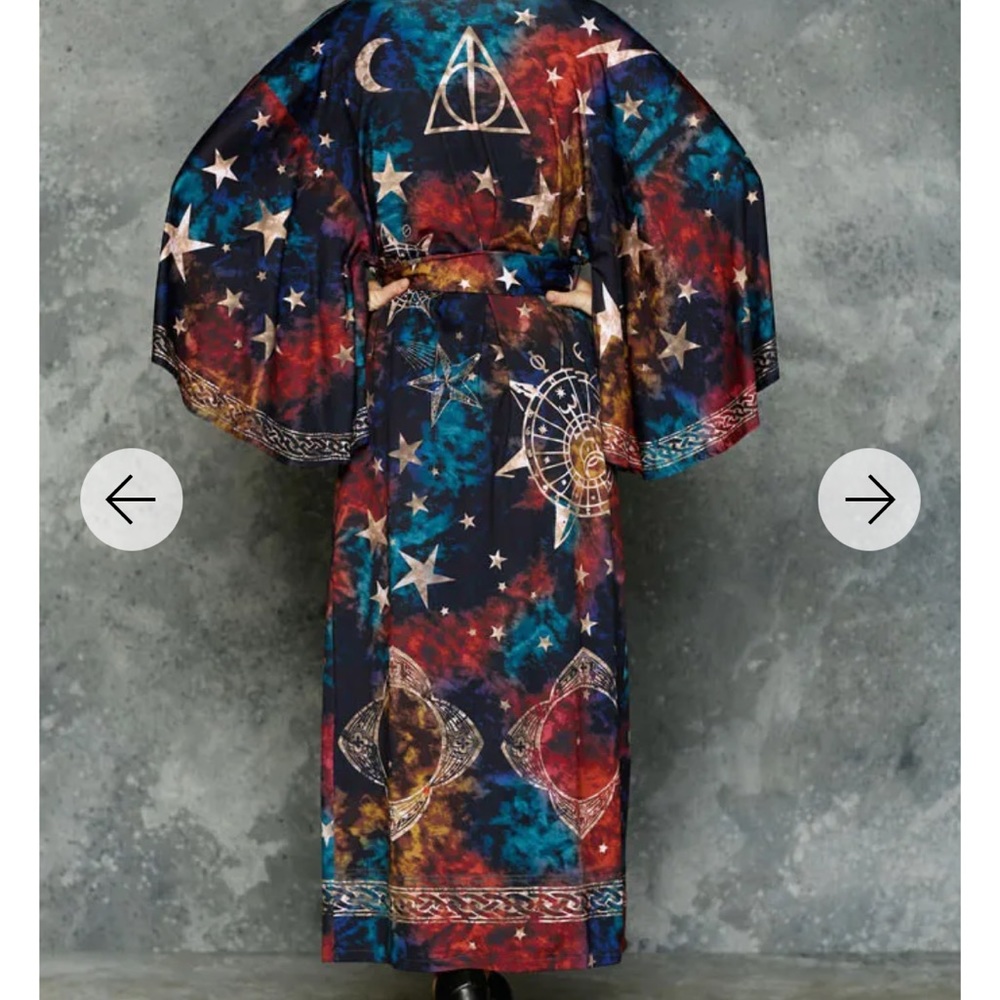 BlackMilk Cloak of Invisibility Swan Kimono - Picture 2 of 6